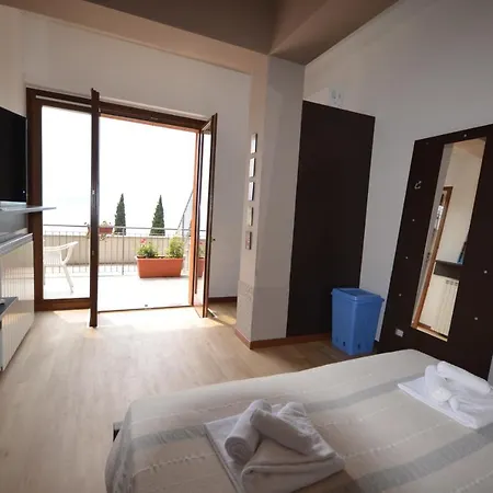 Leonardo House 3 * 바레나
