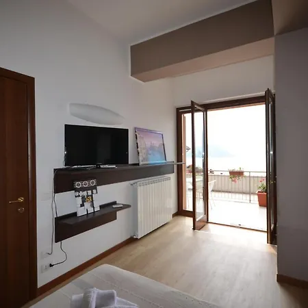 Leonardo House 3 아파트 바레나