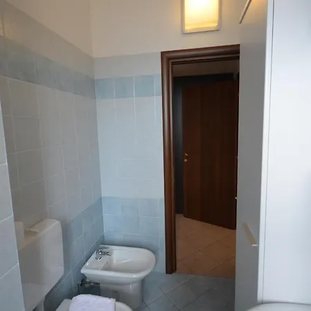 Leonardo House 3 바레나